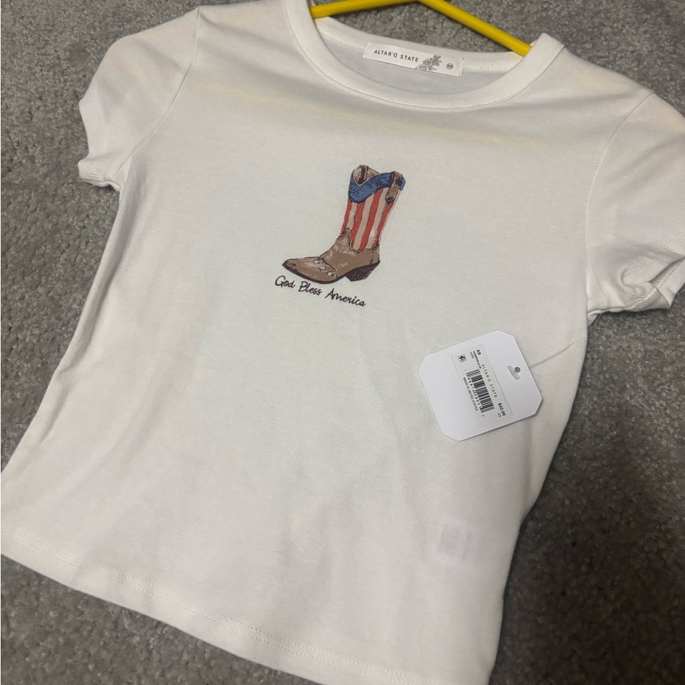Altar'd State White Tee with Patriotic Boot Design - Picture 1 of 2